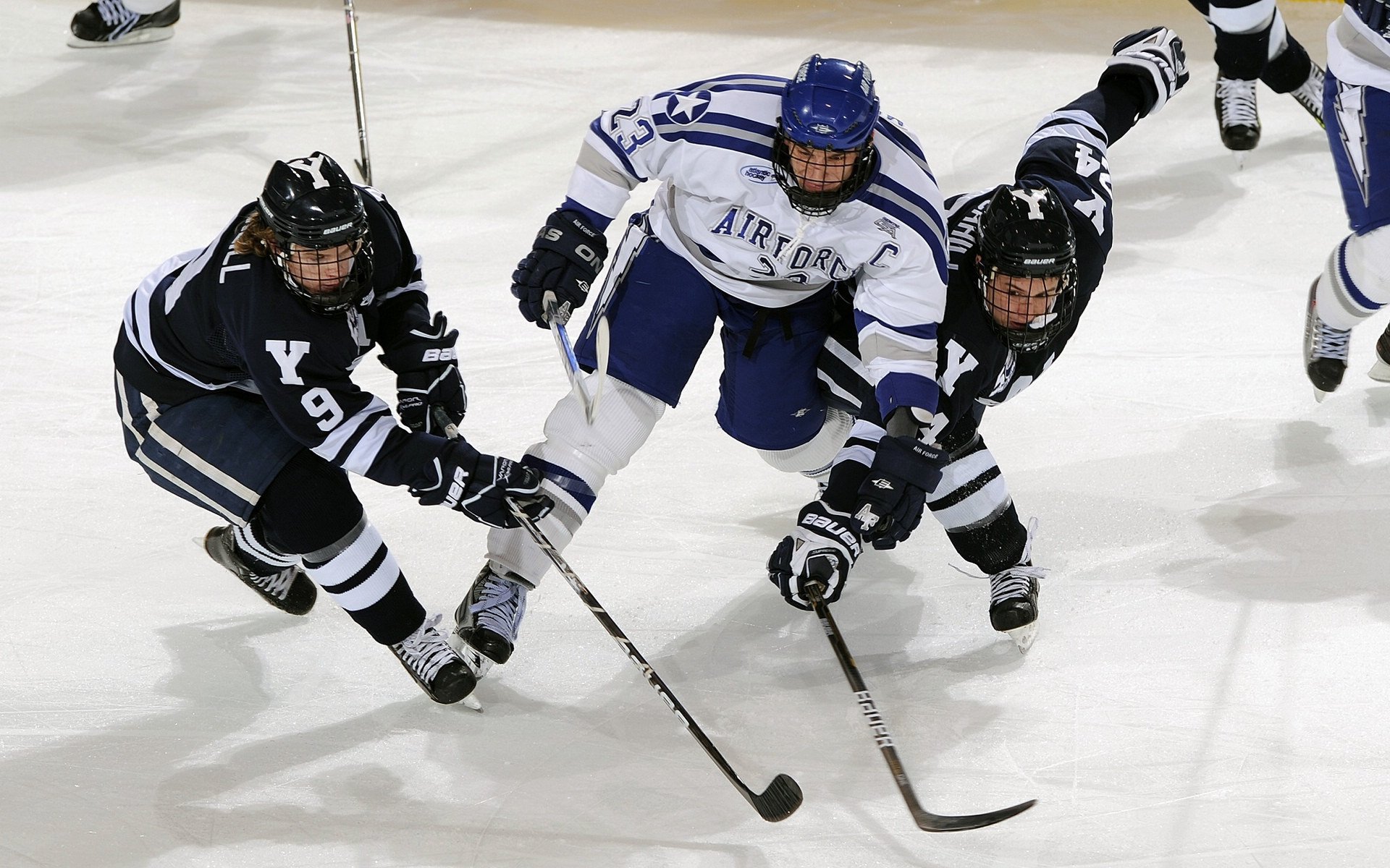 开运体育电脑版-五大联赛是否在高控阶段主动拉宽站位分散防守，五大联赛停摆
